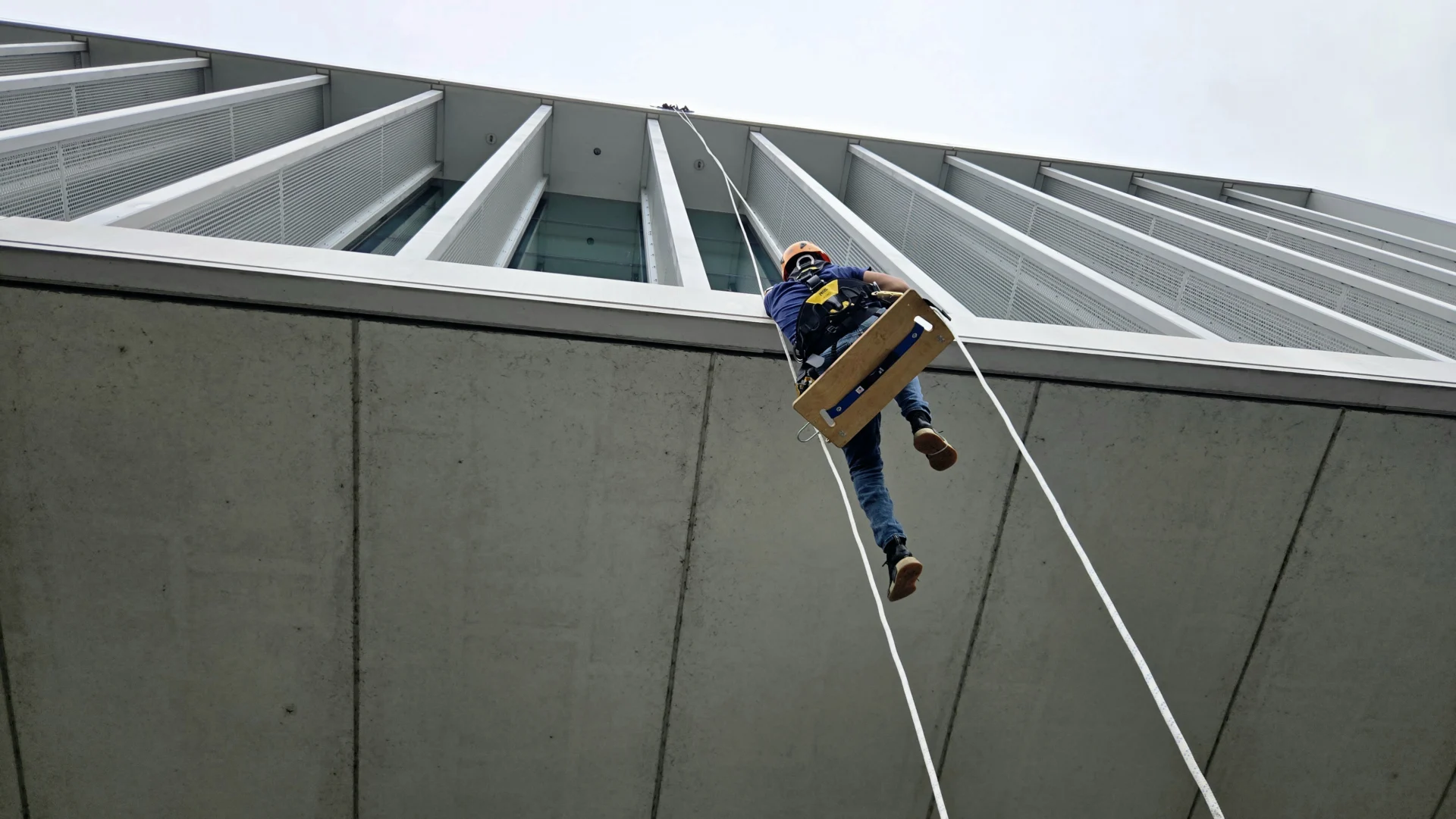 Walden technicians cleaning high-rise glass in Indianapolis